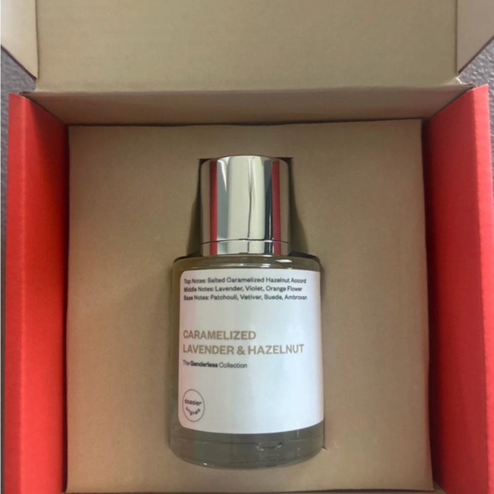 Caramelized Lavender & Hazelnut Moisturizer in Silver by Essence Skincare